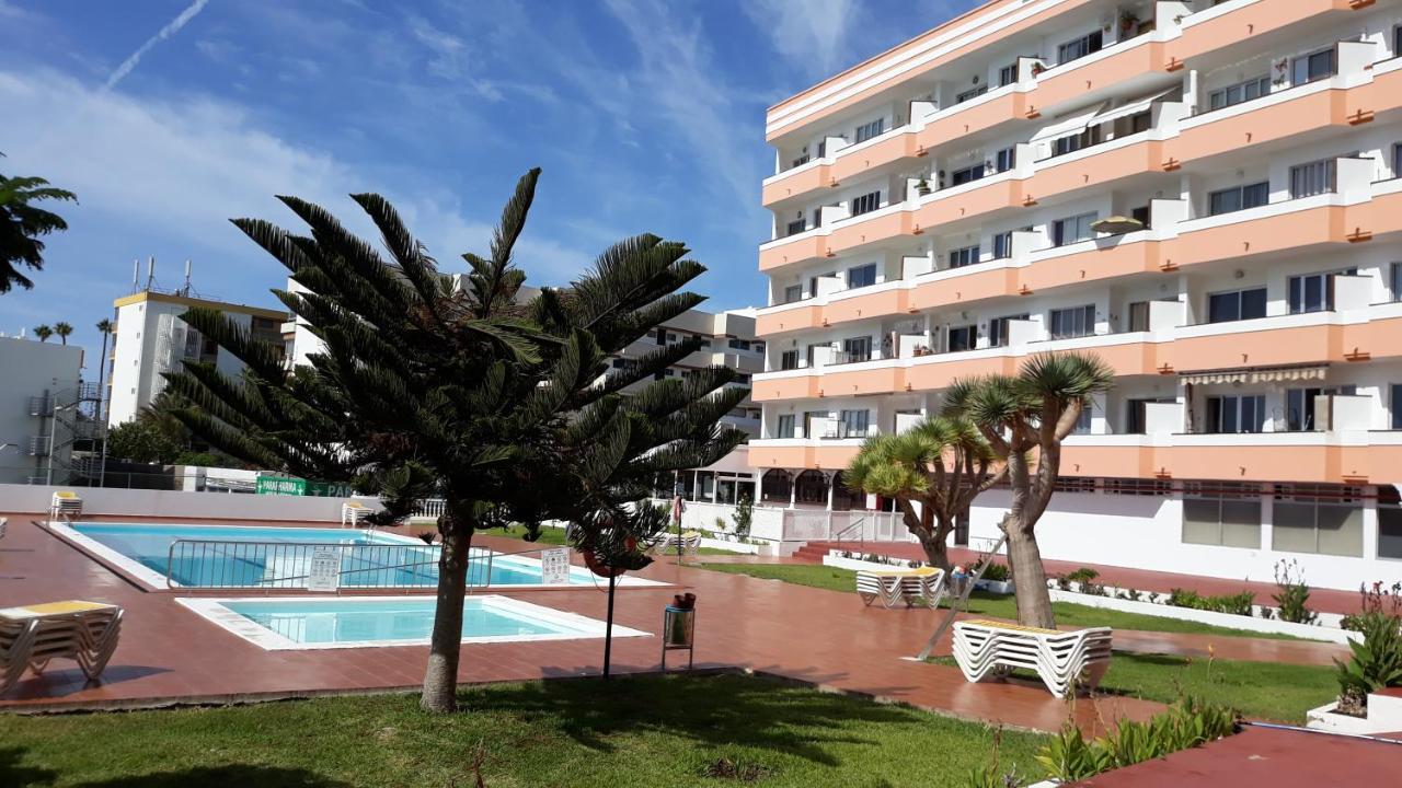 Yumbo - * Playa del Ingles (Gran Canaria)