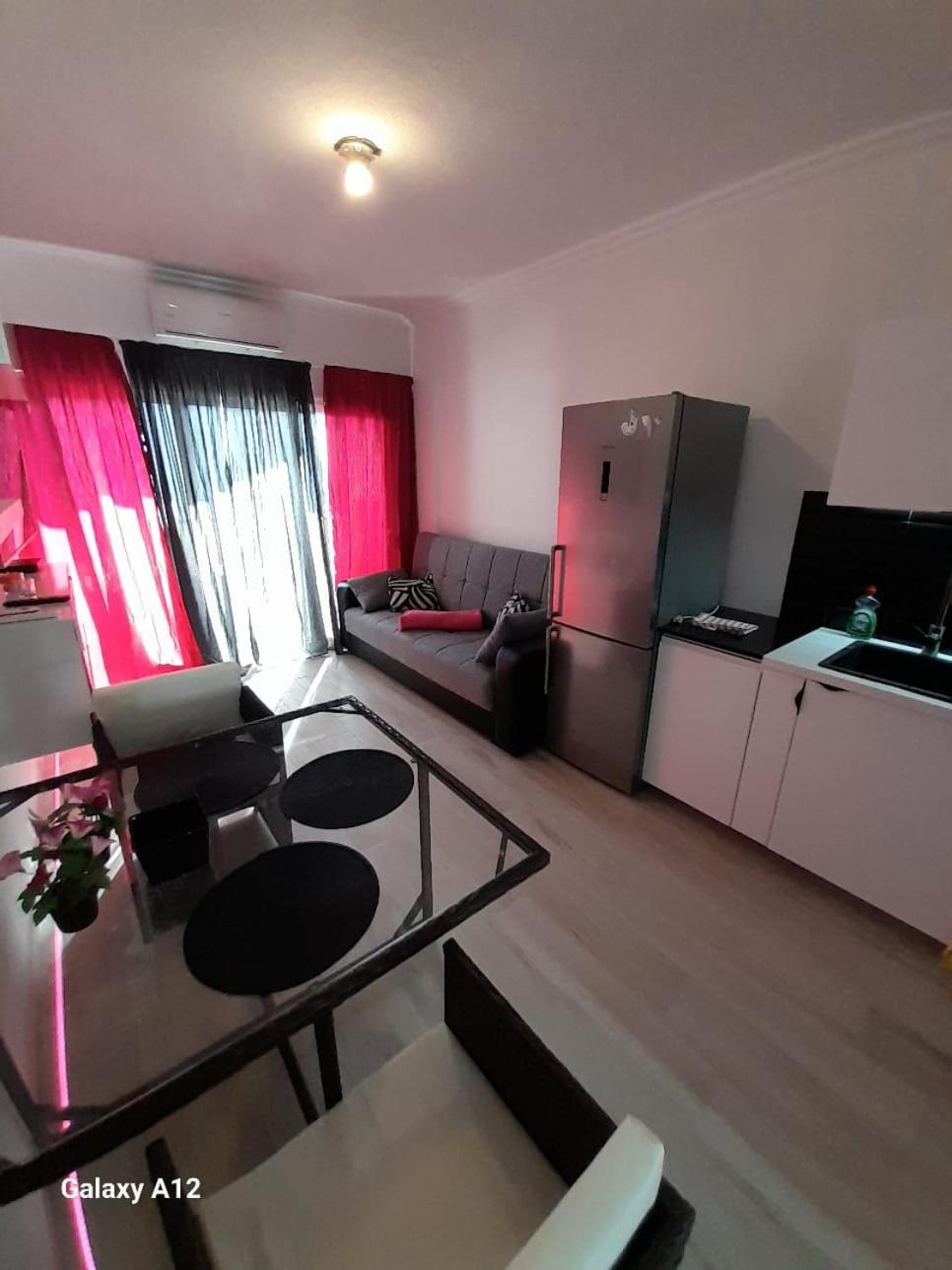 Huoneisto Holiday Apartment