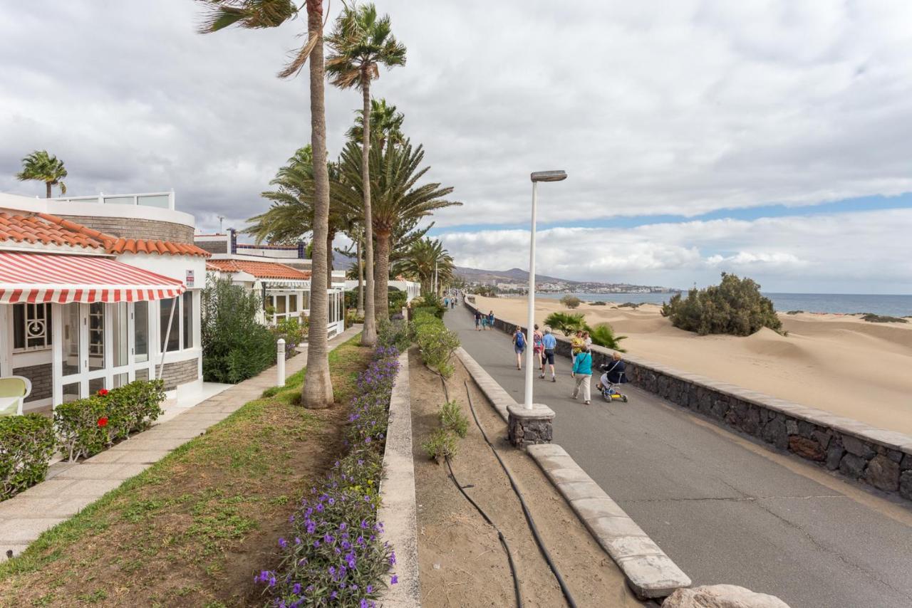 Stunning At The Dunes Of Maspalomas Playa del Ingles (Gran Canaria)