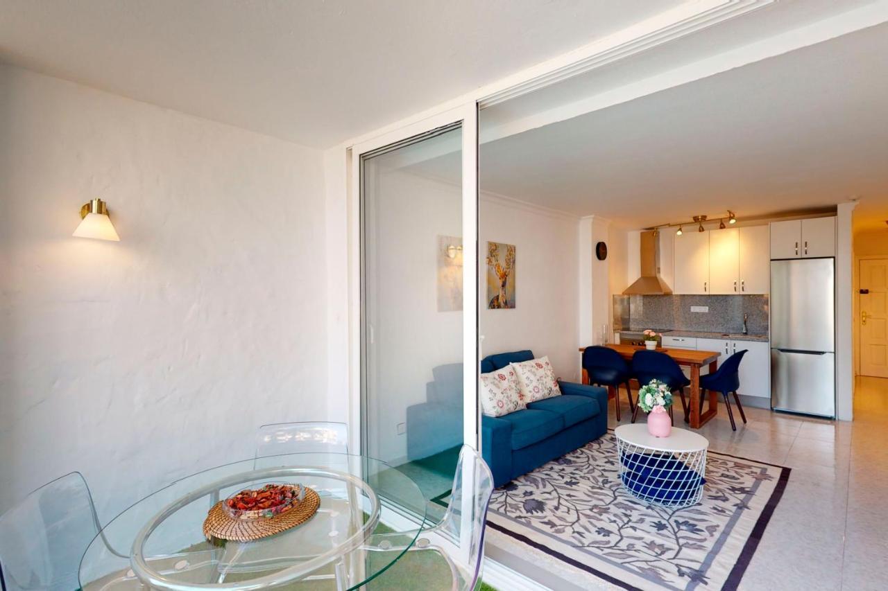 Sunny Tanife By Yumbo Apartment