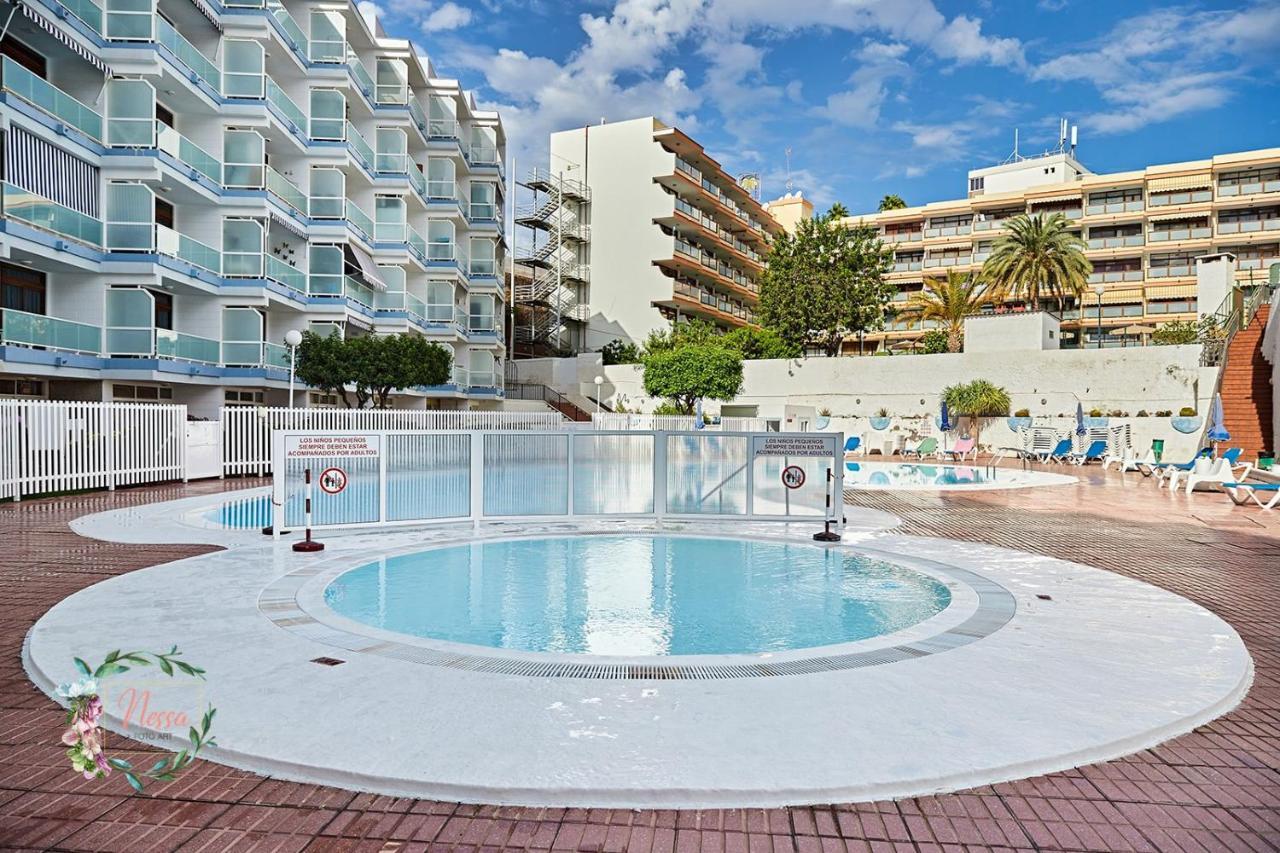 Parrot's House- Yumbo Center * Playa del Inglés