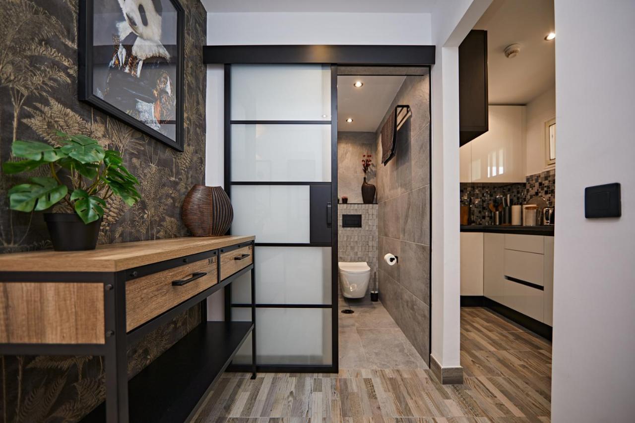 Panda House Apartment *