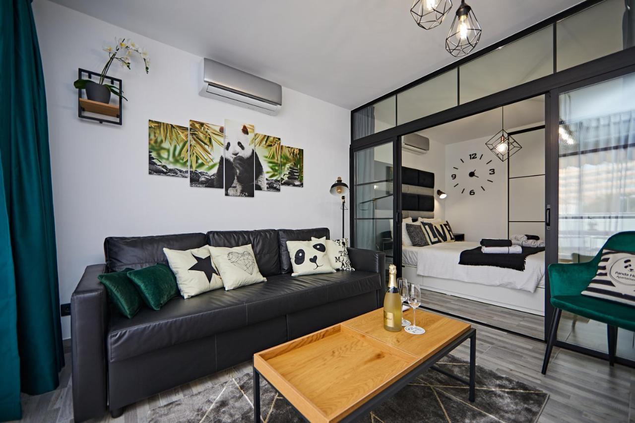 Apartment Panda House *