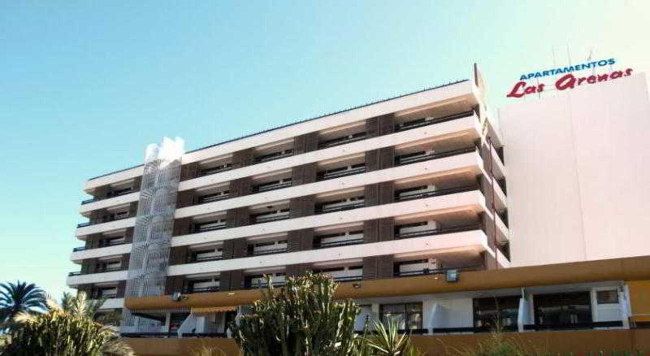 Arenas *