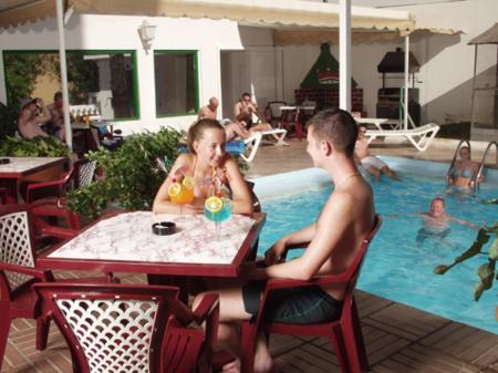 Apartment Roja *