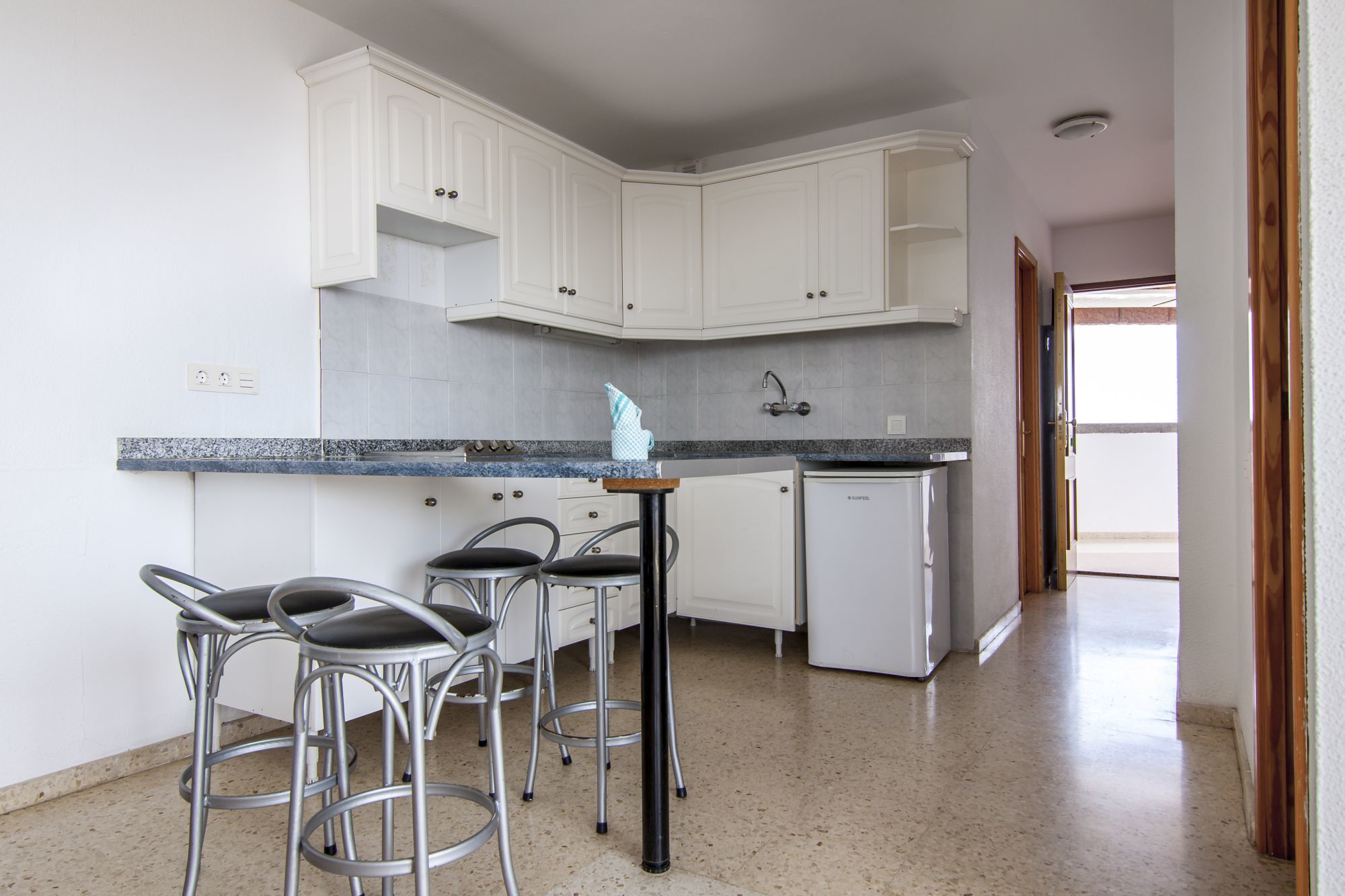 Apartment Roja *