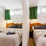 Seaview Friendly Holiday Home 5