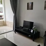 Yumbo Holiday Apartment - Tanife Roos