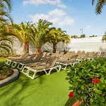 Golden Sands Pool Apartment