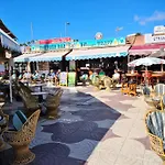 Parrot\'S House- Yumbo Center