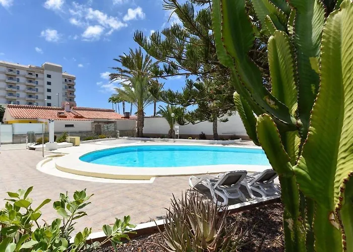 Cozy Bungalow For 6 In Playa Del Ingles Gd04 By Villagrancanaria