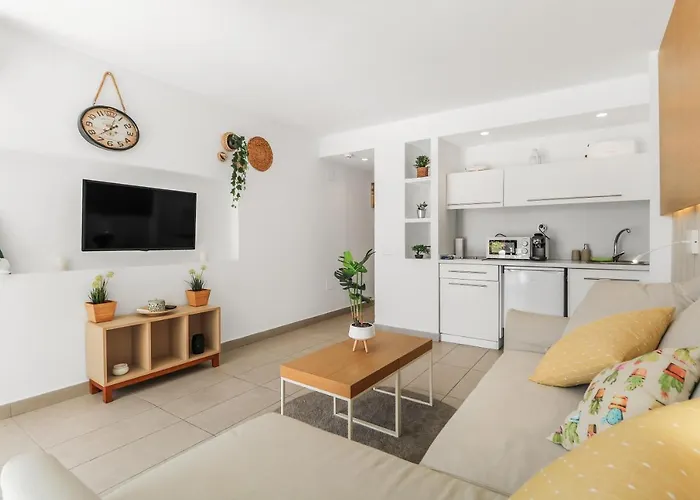 Golden Sands Pool Apartment