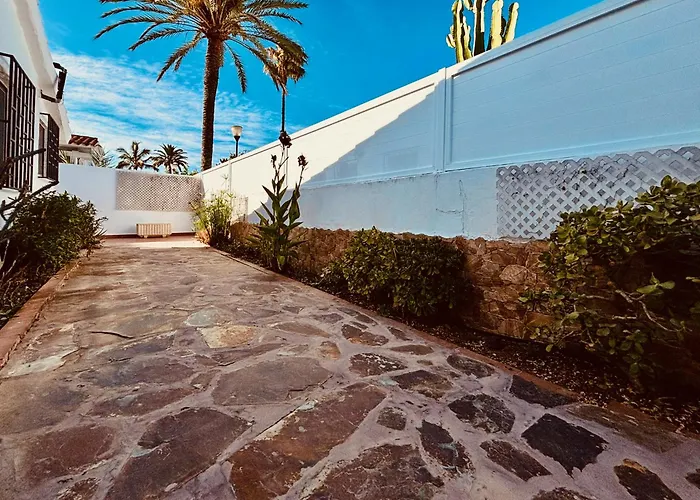 Holiday Bungalow With Terrace In Playa Del Ingles