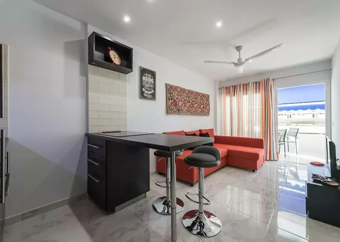 5 Min Walk From Yumbo 208