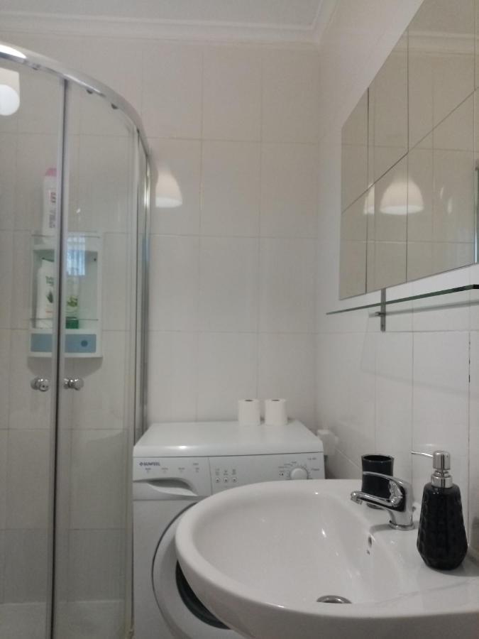 Close To Yumbo,free Parking