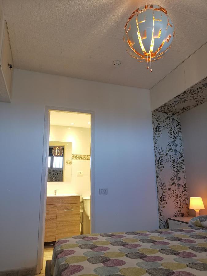 Modern Apartment *