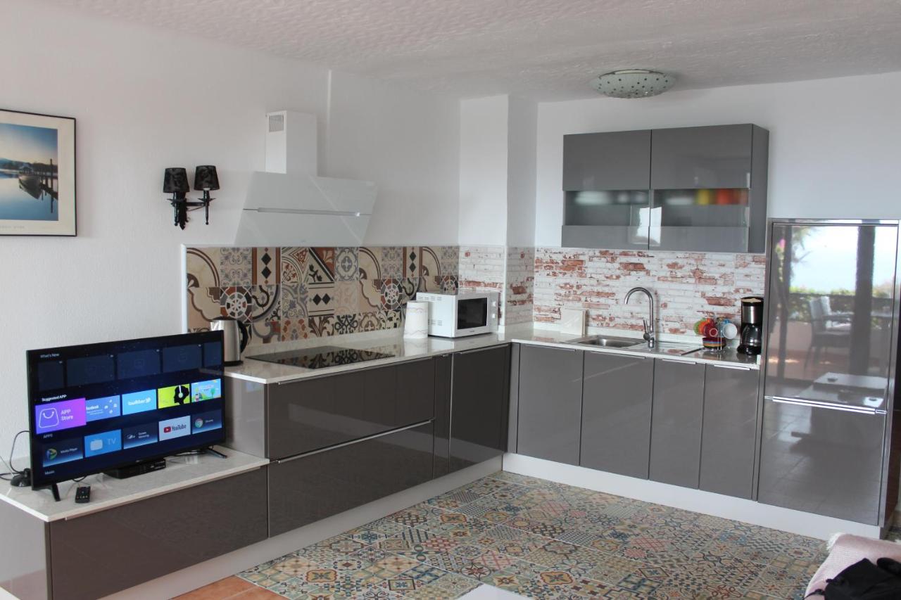 Casa Blanca - Sea View - First Line Appartement