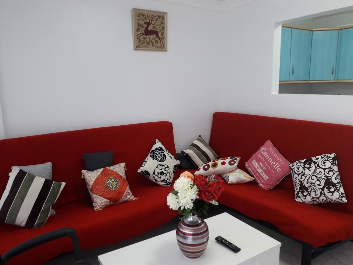 Deluxe Yumbo Apartment