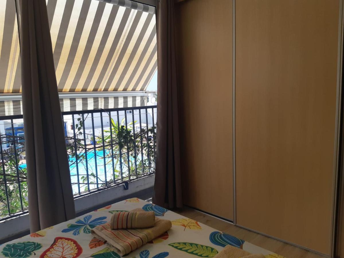 Pool View Yard *