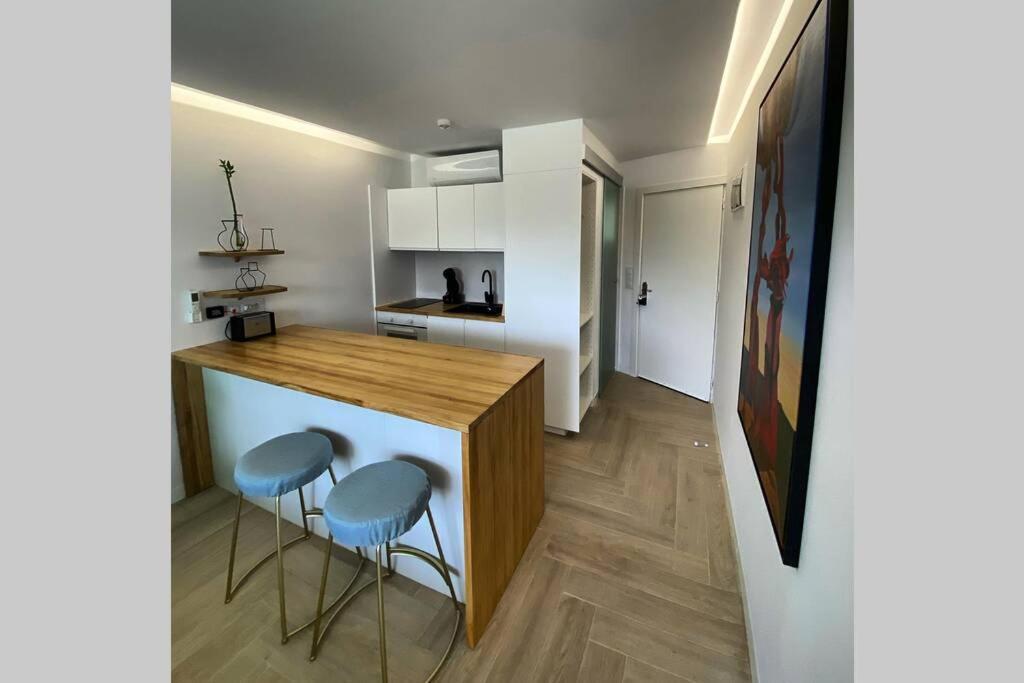 Koka Deluxe, Tropical-chic Design Apartment