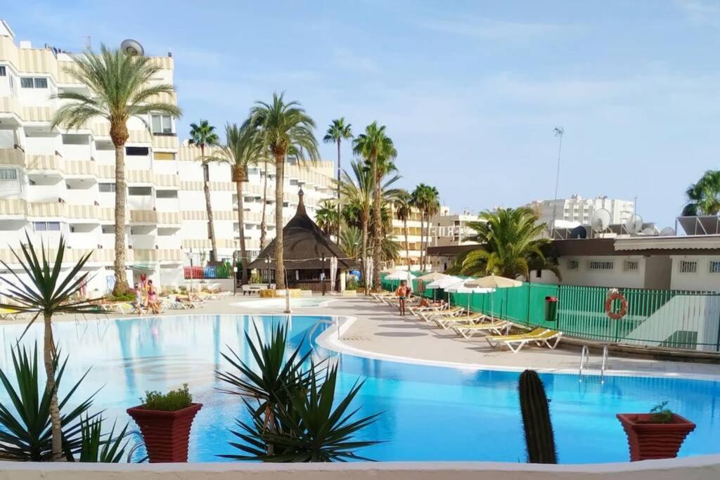 Koka Deluxe, Tropical-chic Design Apartment