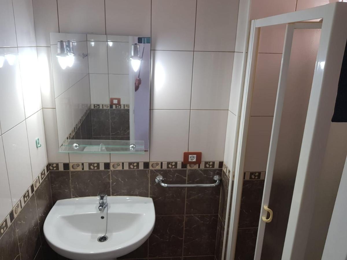Apartment 5 Min Walk From Yumbo 309-322 *