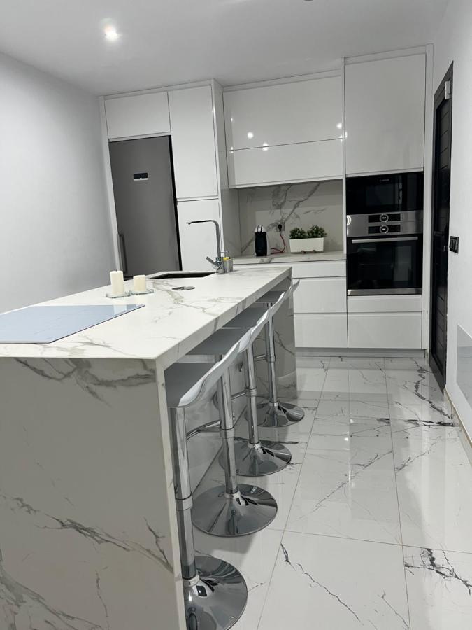 Agradable Bungalow Con Piscina Vakantiehuis Playa del Inglés