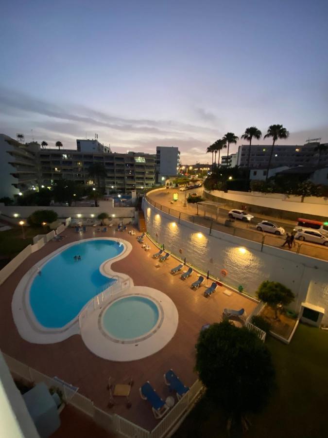 Parrot's House- Yumbo Center Apartment