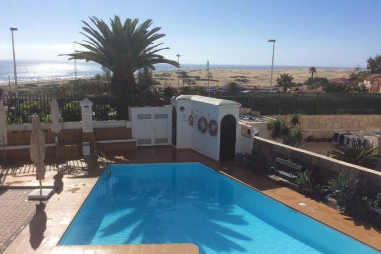 Lovers From In Sunny Gran Canaria Playa del Inglés