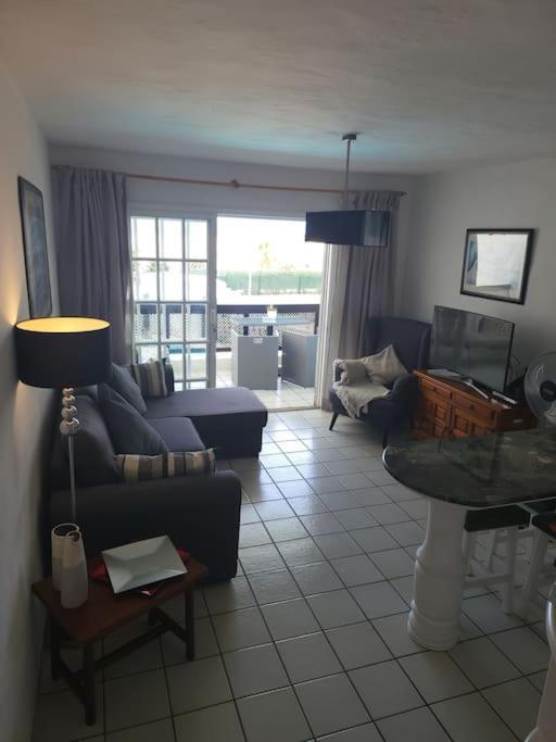 Lovers From In Sunny Gran Canaria Apartment *