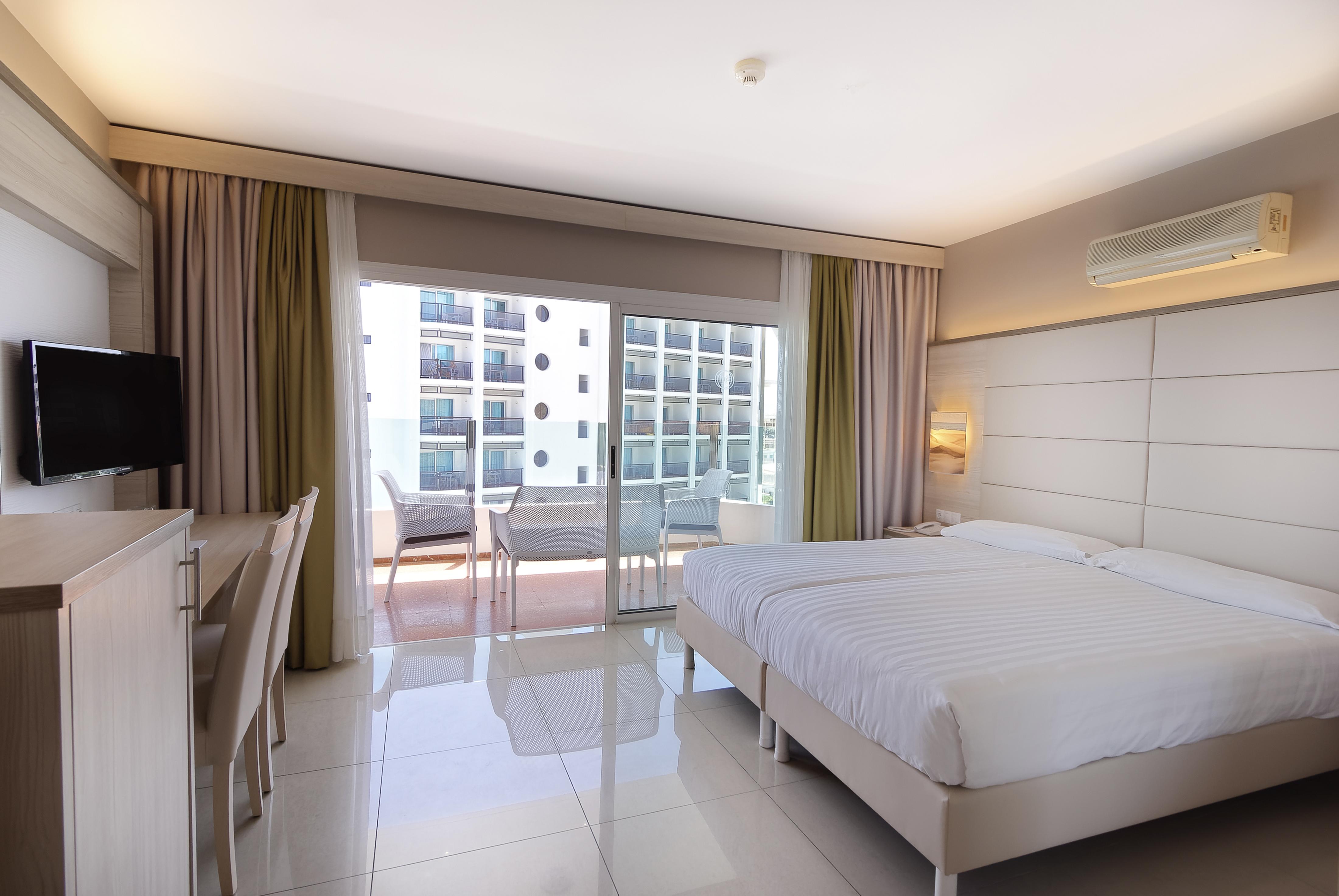 Bull Escorial & Hotelli 3*