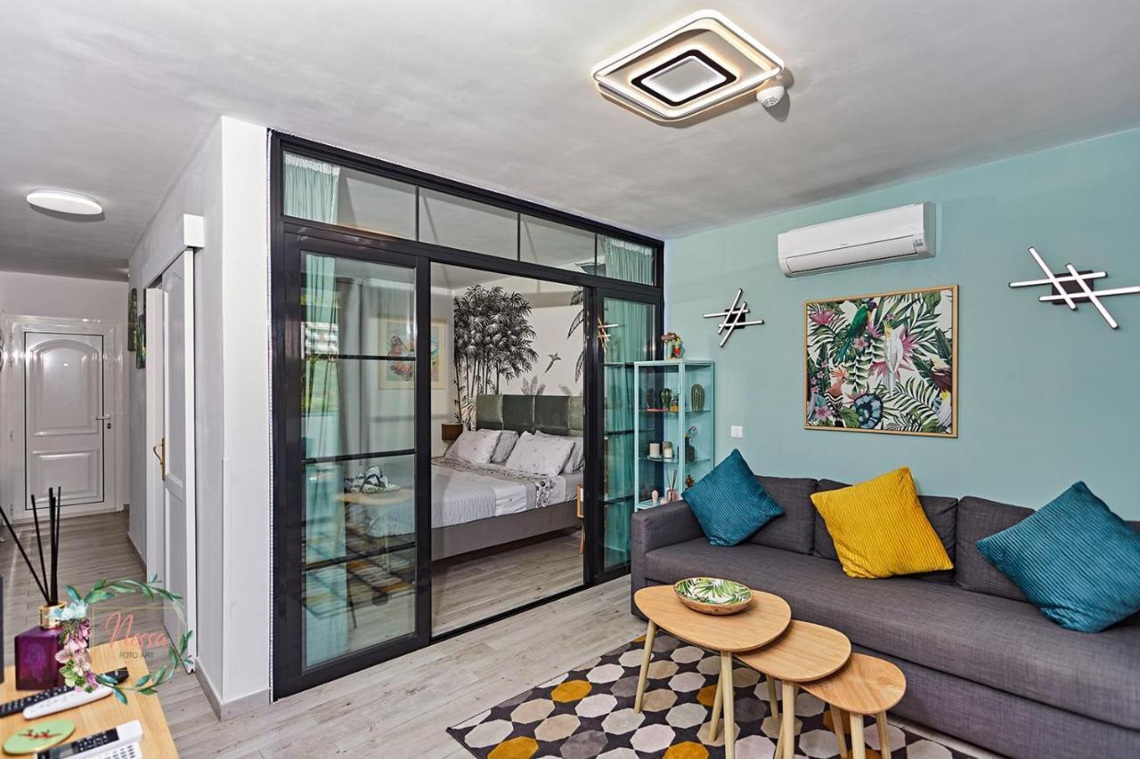 Parrot's House- Yumbo Center Apartment