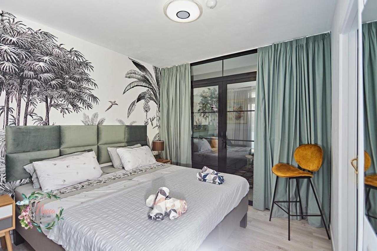 Parrot's House- Yumbo Center Apartment