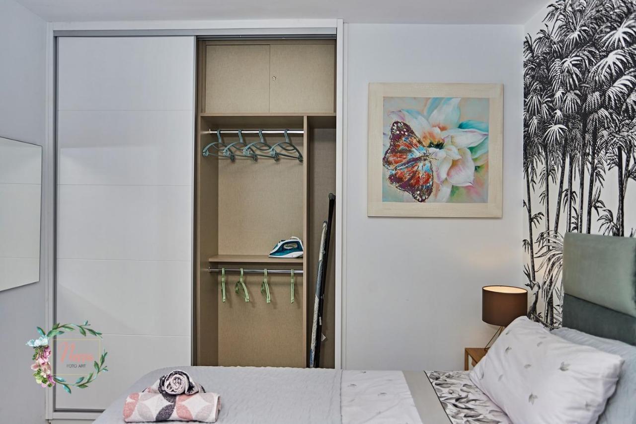 Parrot's House- Yumbo Center Apartment