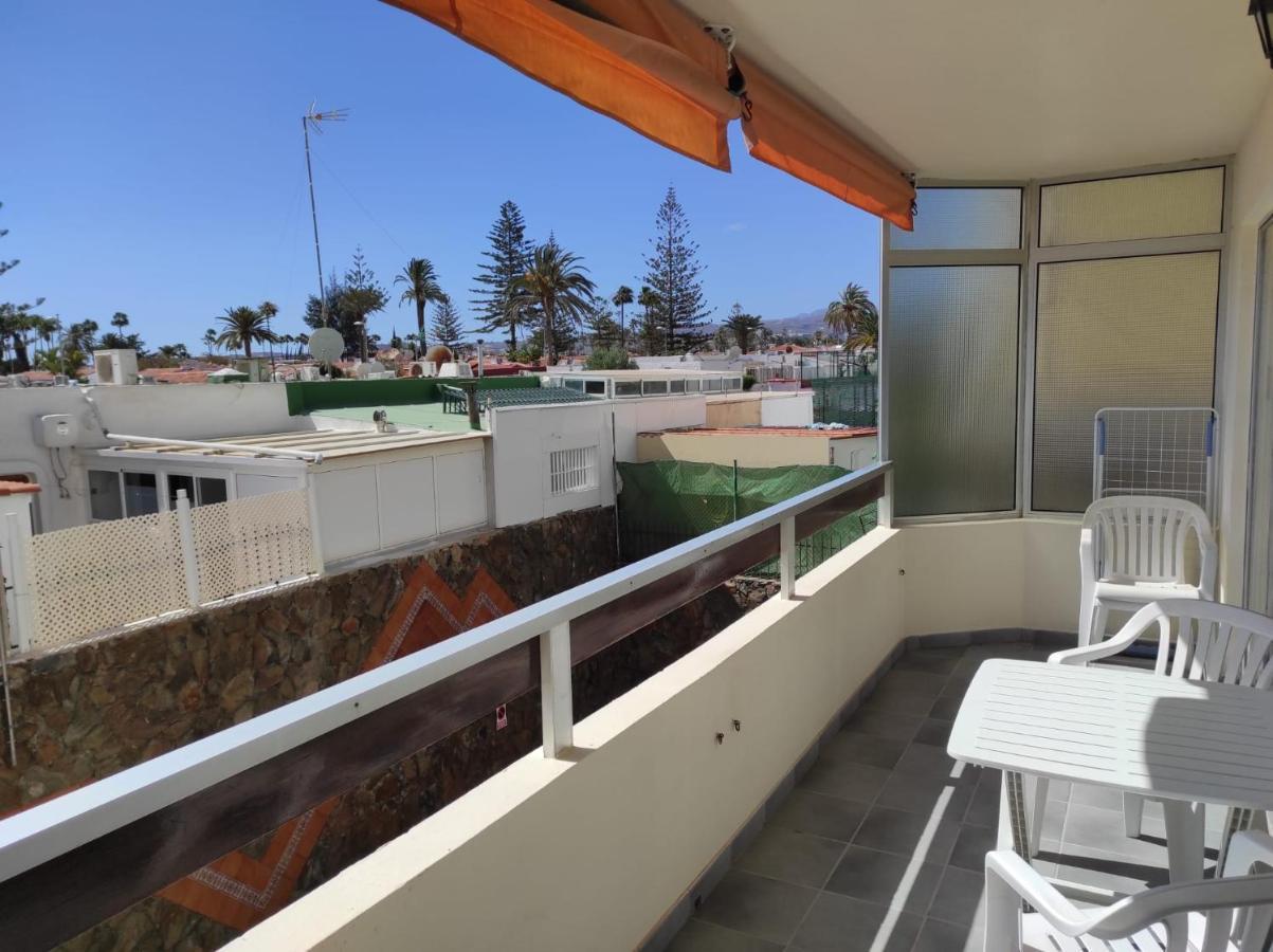 - J&j Near Yumbo Playa del Ingles (Gran Canaria)
