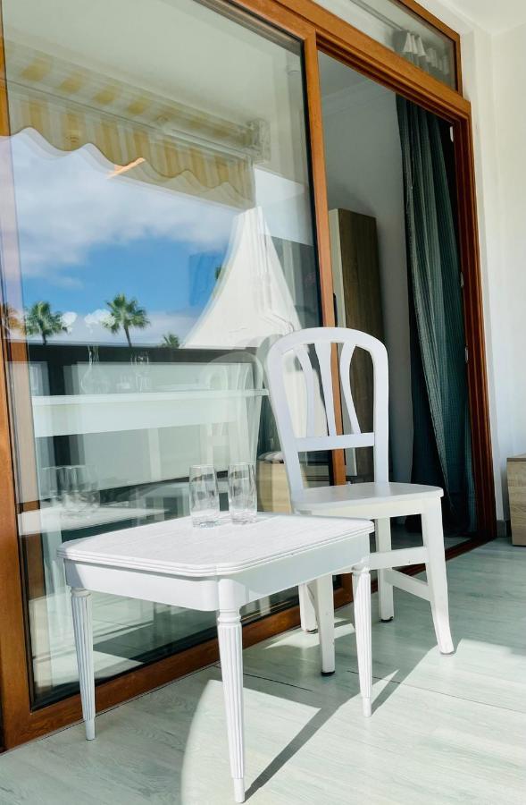 Sunny Australia By Yumbo * Playa del Ingles (Gran Canaria)