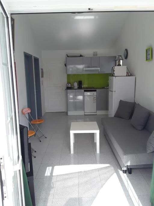 Casa de férias Tres Beau Bungalow,jardin Tropical, Renovation Ete 2020 *