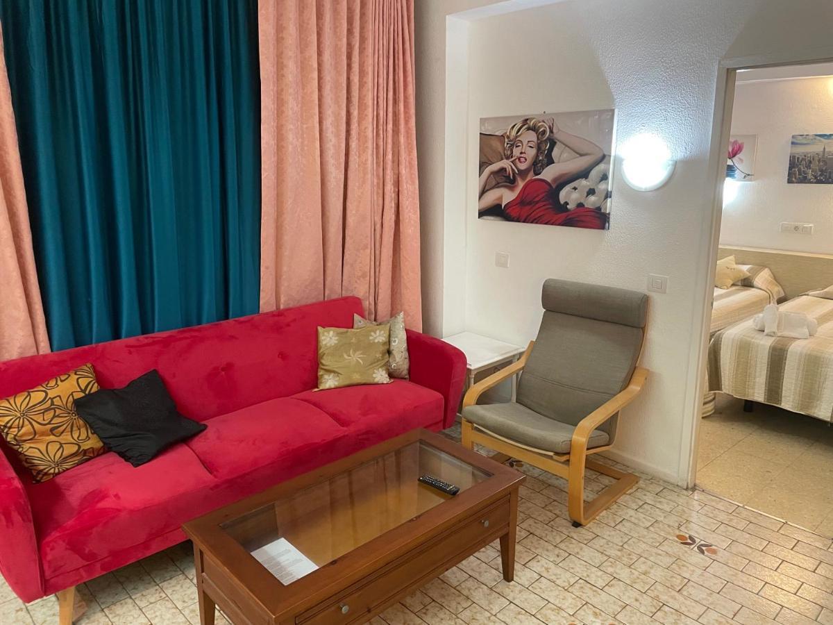 4th Floor Yumbo Centrum Apartment