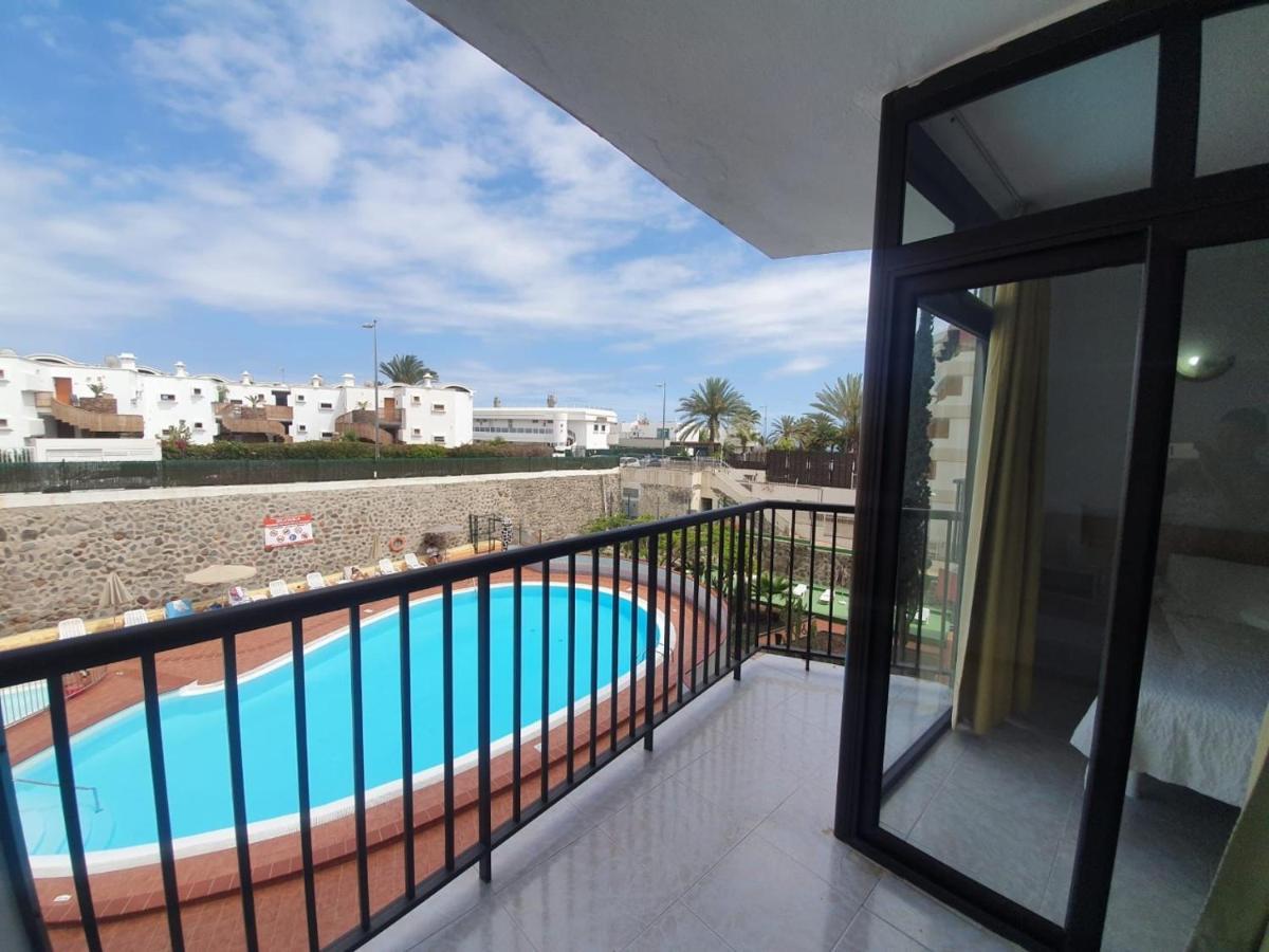 Ocean Front Cozy 2 Bedroom, 3 Beds Spacious- Netflix, Pool, Lift & Fast Wifi Huoneisto Playa del Inglés