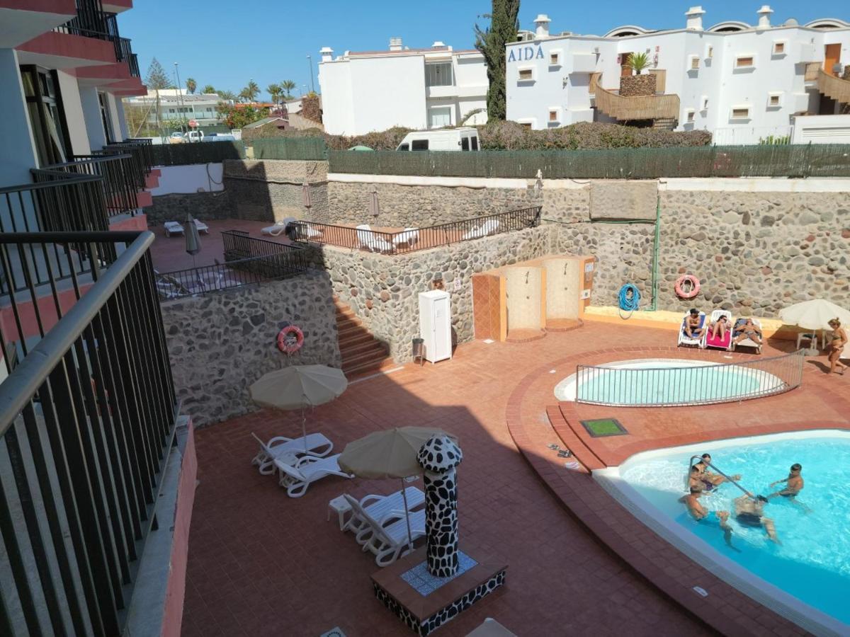 Ocean Front Cozy 2 Bedroom, 3 Beds Spacious- Netflix, Pool, Lift & Fast Wifi Playa del Inglés