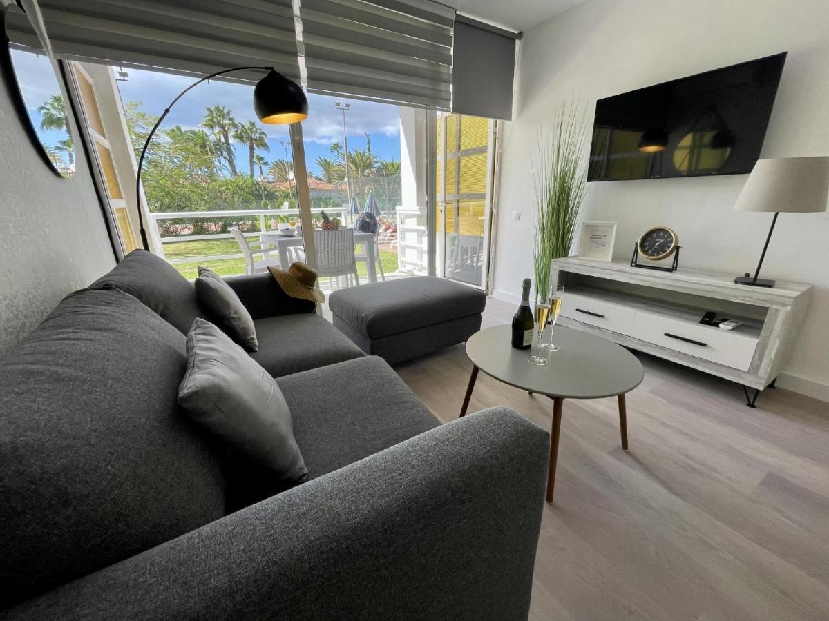 Pretty Pool View Apartment