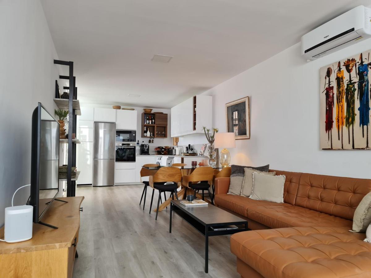 Club 14 Yumbo Luxury Villa