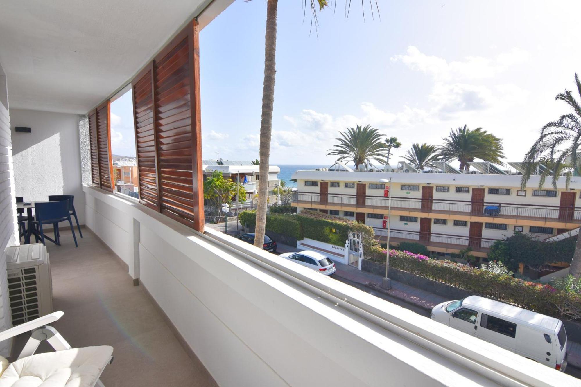 2 Bedroom Close To The In Maspalomas *