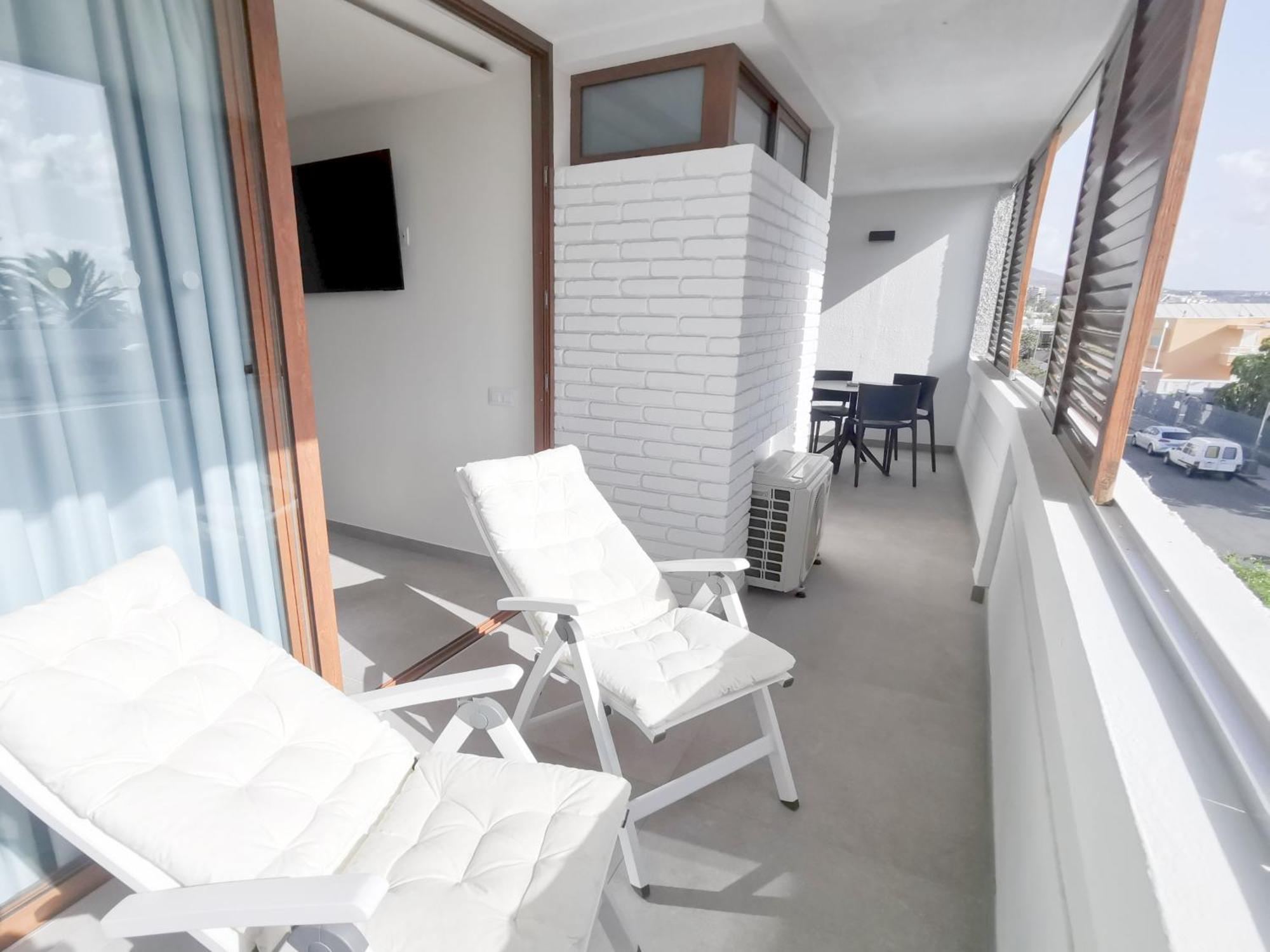 2 Bedroom Close To The In Maspalomas Holiday home *