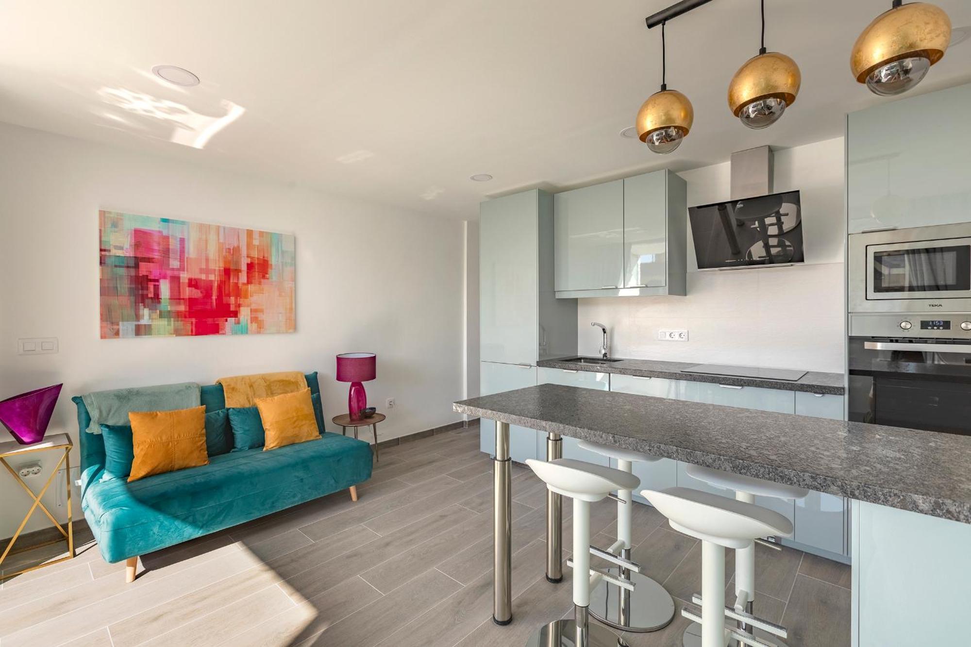 Apartment Chic & Stylish Near Yumbo