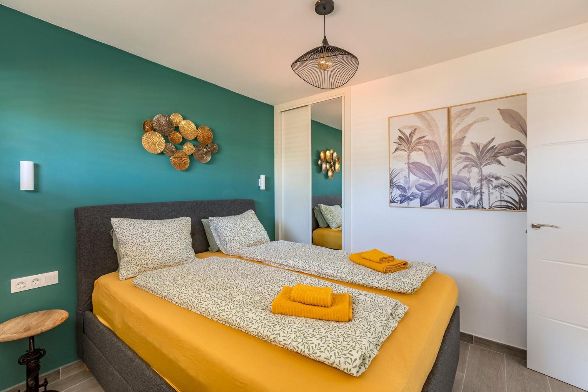 Apartment Chic & Stylish Near Yumbo *