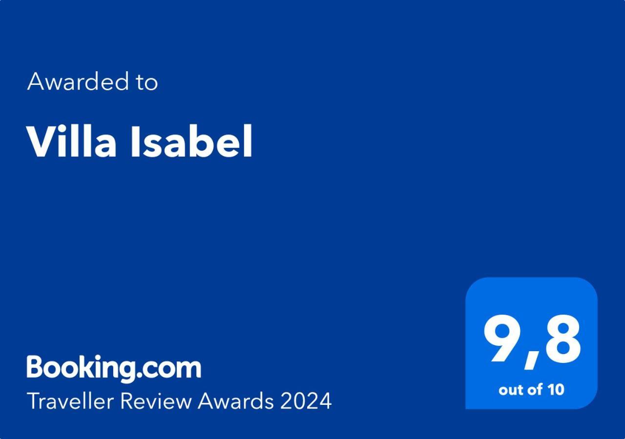 Isabel Villa *
