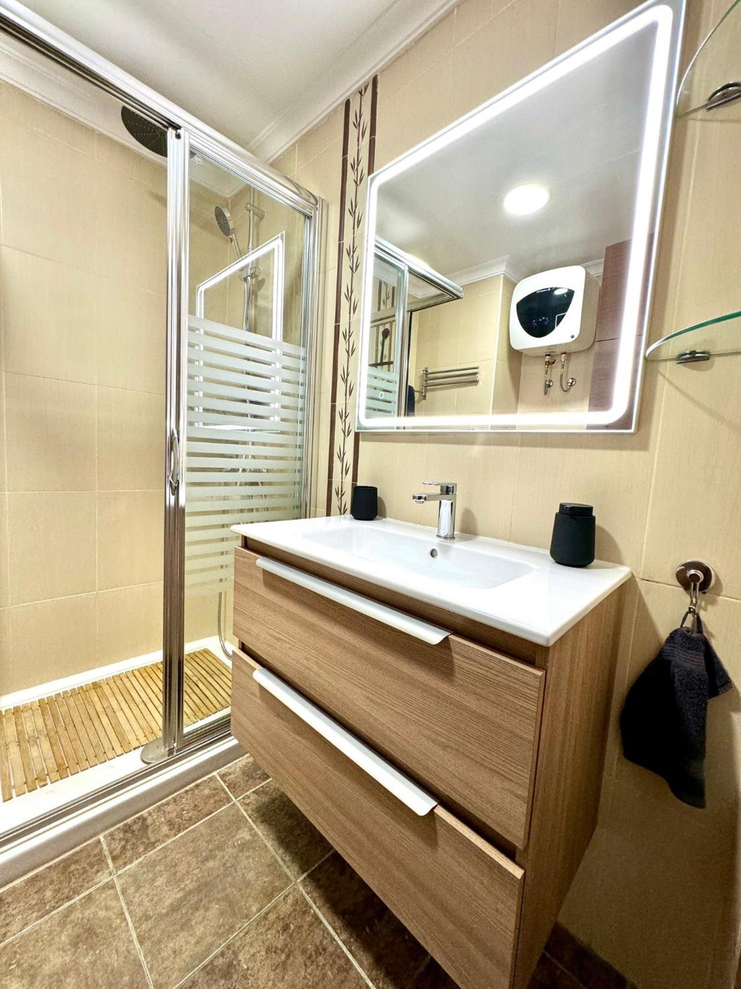 Iguazu I Yumbo Third Floor Apartment Playa del Ingles (Gran Canaria)