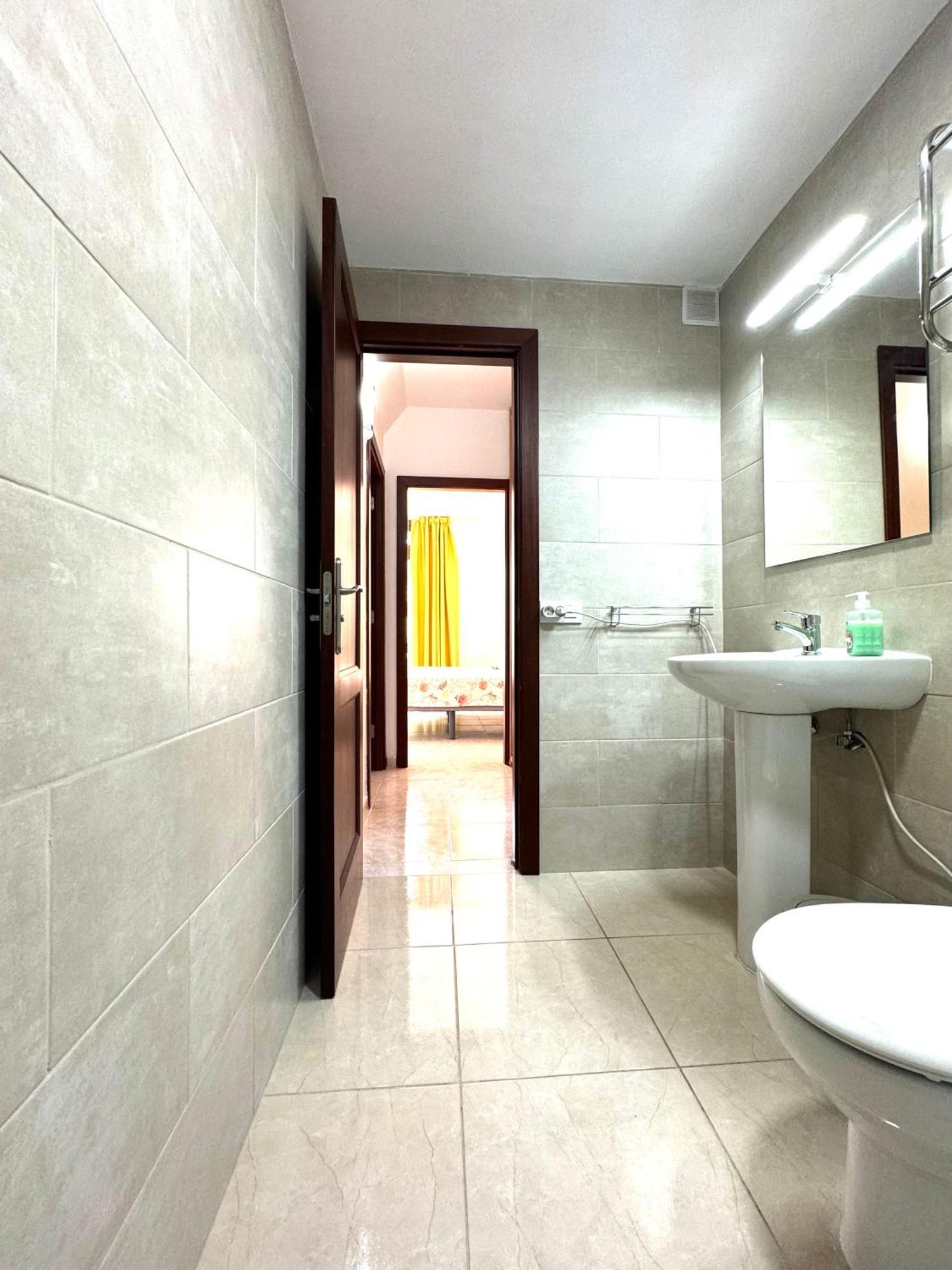Guinea Apartment *