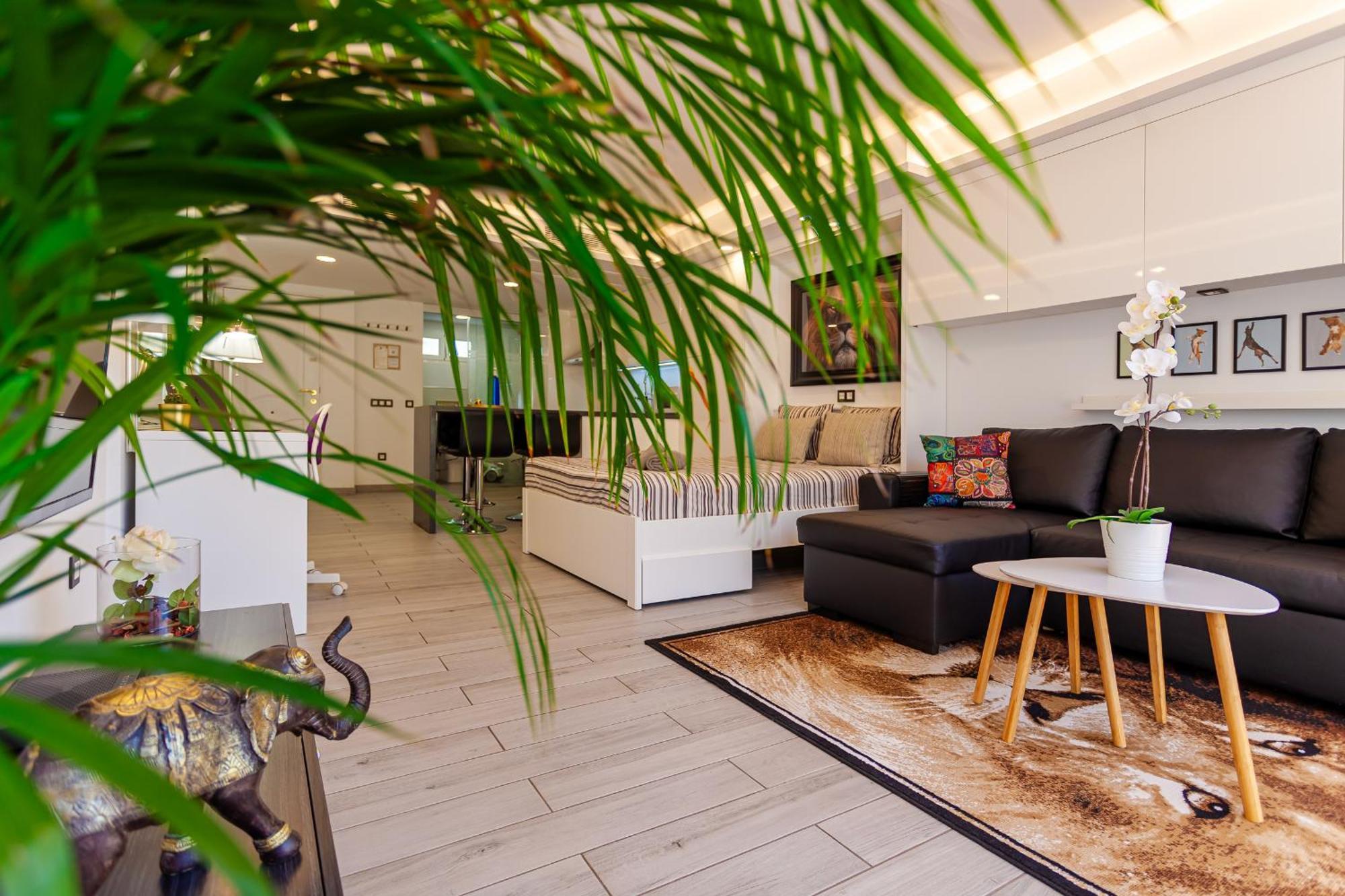 Modern & Elegant Loft Huoneisto